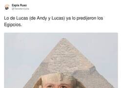 Enlace a Tremenda la cara de esfinge que se le ha quedado, por @Tweeterricola