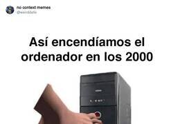 Enlace a Benditos años los 2000, por @weirddalle