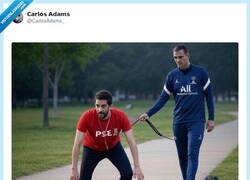 Enlace a El perrito faldero de Sanxe, por @CarlosAdams_