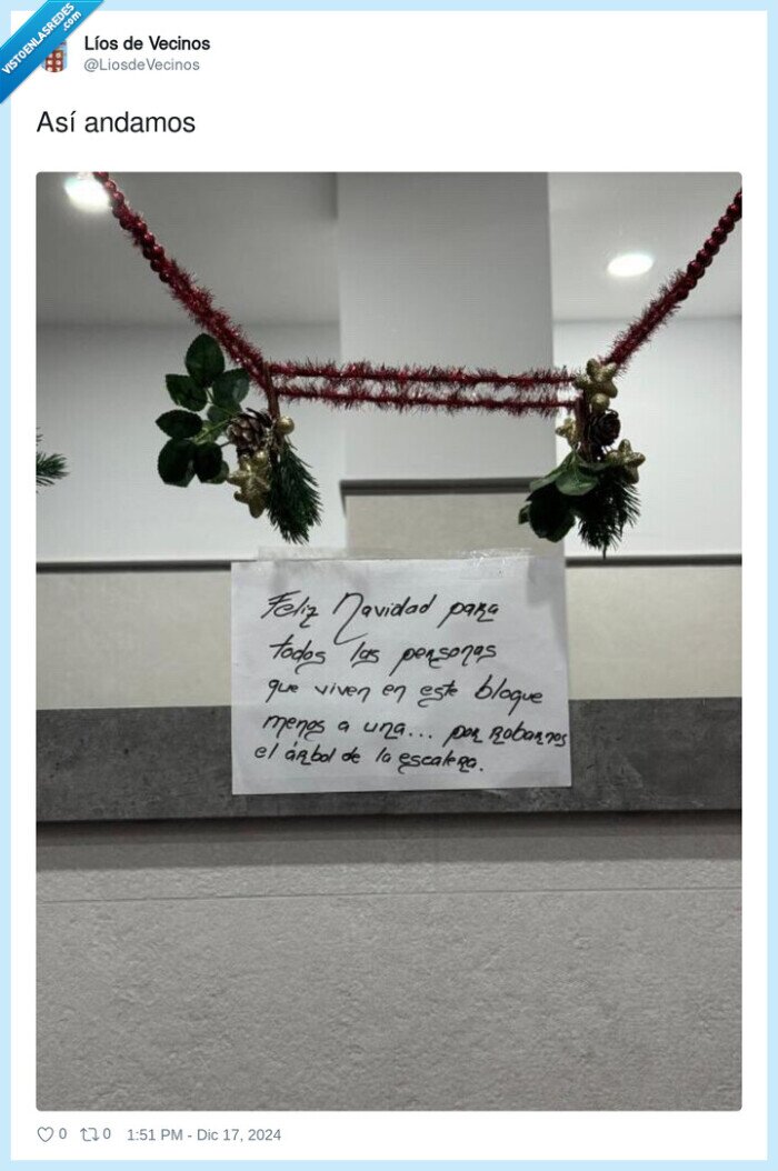 cartel,vecinos,arbol,robado,navidad