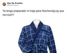Enlace a ¿Cuántos más tenéis el mismo traje?, por @BarDePueblo1