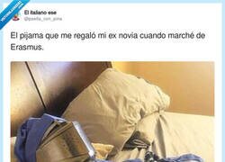 Enlace a Menudo golfo debes ser para que te obligue a ponerte esto, por @paella_con_pina