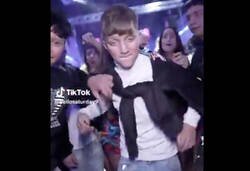 Enlace a Esta discoteca de Sevilla se ha hecho viral por los especímenes que hay en ella