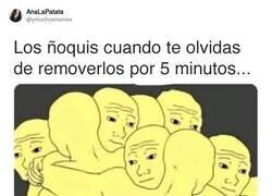Enlace a Una masa pegajosa de ñoquis, por @ymuchosmemes