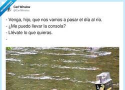 Enlace a No es precisamente lo que se conoce como consola portátil, por @CarlWinslou