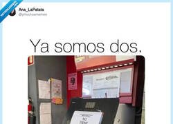 Enlace a Y estamos a principios de mes, por @ymuchosmemes