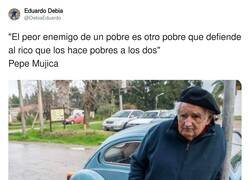 Enlace a El peor enemigo de un pobre es otro pobre, por @DebiaEduardo