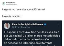 Enlace a ¿Pero de dónde ha salido este tío?, por @Farmaenfurecida