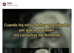 Enlace a Qué clase de infancia es esa, por @ElAlacrancillo_