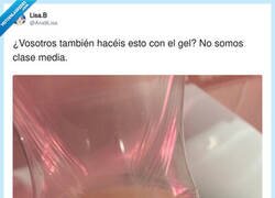 Enlace a Síntoma de que eres pobre, por @Ana9Lisa