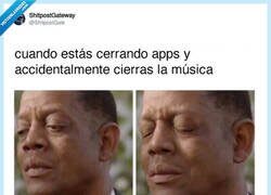 Enlace a Lo odio y me pasa repetidamente, por @ShitpostGate