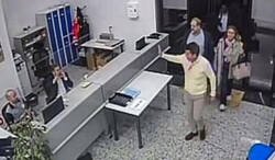 Enlace a Reacciones y memes con la captura de Mazón difundida por la Generalitat