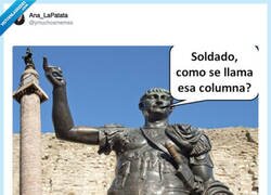 Enlace a La columna de Trajano, por @ymuchosmemes