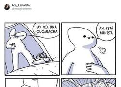 Enlace a Qué hdp cómo se hace la muerta, por @ymuchosmemes