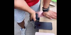 Enlace a Este vídeo probando la resistencia de los iPhone me ha dolido en lo más profundo de mi alma