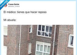 Enlace a Mi abuela no tiene miedo al éxito, por @barbie_context