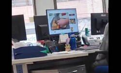 Enlace a VERGÜENZA: Charo Chárez, funcionaria de Hacienda está mirando una receta de cocina en su puesto de trabajo