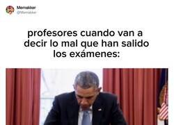 Enlace a Odio esa pose, por @Memakker