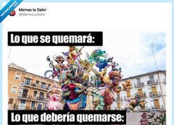 Enlace a Las fallas en Valencia, @MemesLaSafor