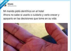 Enlace a Qué moni, por @MicaDeJota