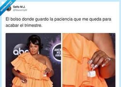 Enlace a También sirve para guardar el dinero que me queda, por @MaestritaM