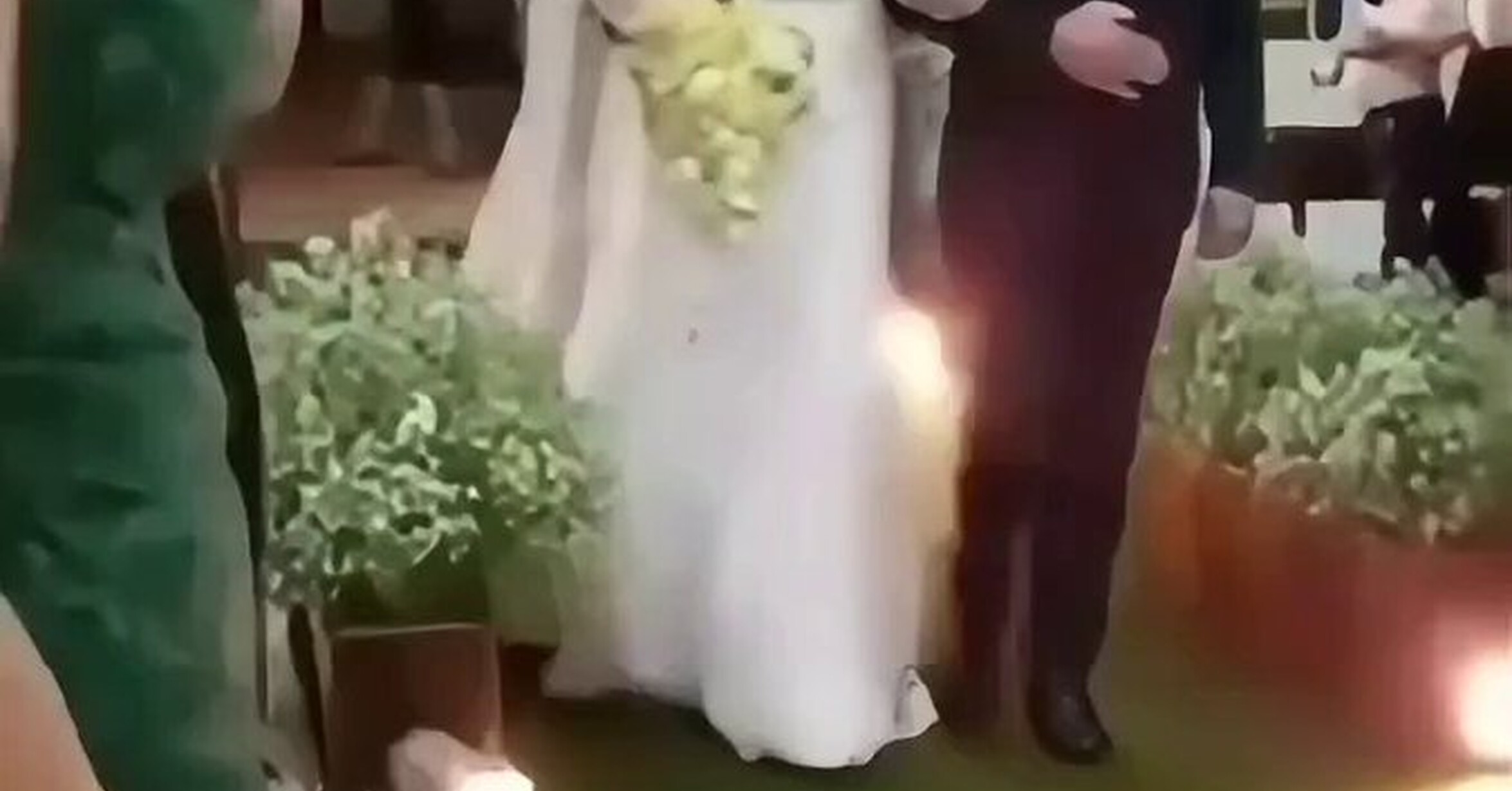 VEF > Visto en las Redes > Ojo con el brazaco de la novia, por @Ronald ...