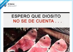 Enlace a Viernes santo, a comer pescado, por @MemesSV7