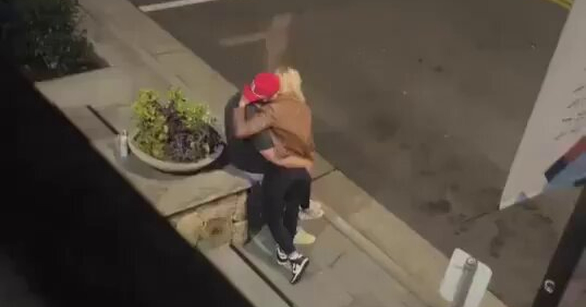 Creo que no estoy preparado para ver parejas de 3, y me explota la cabeza