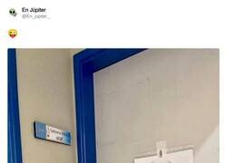 Enlace a Muy adecuada la foto, por @En_jupiter_