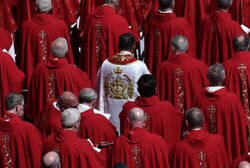 Enlace a Un hilo sobre la Hermosa estética del funeral del Papa