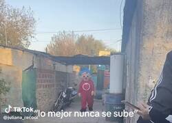 Enlace a Pobre niño, lo ha rematado, por @AveAveces