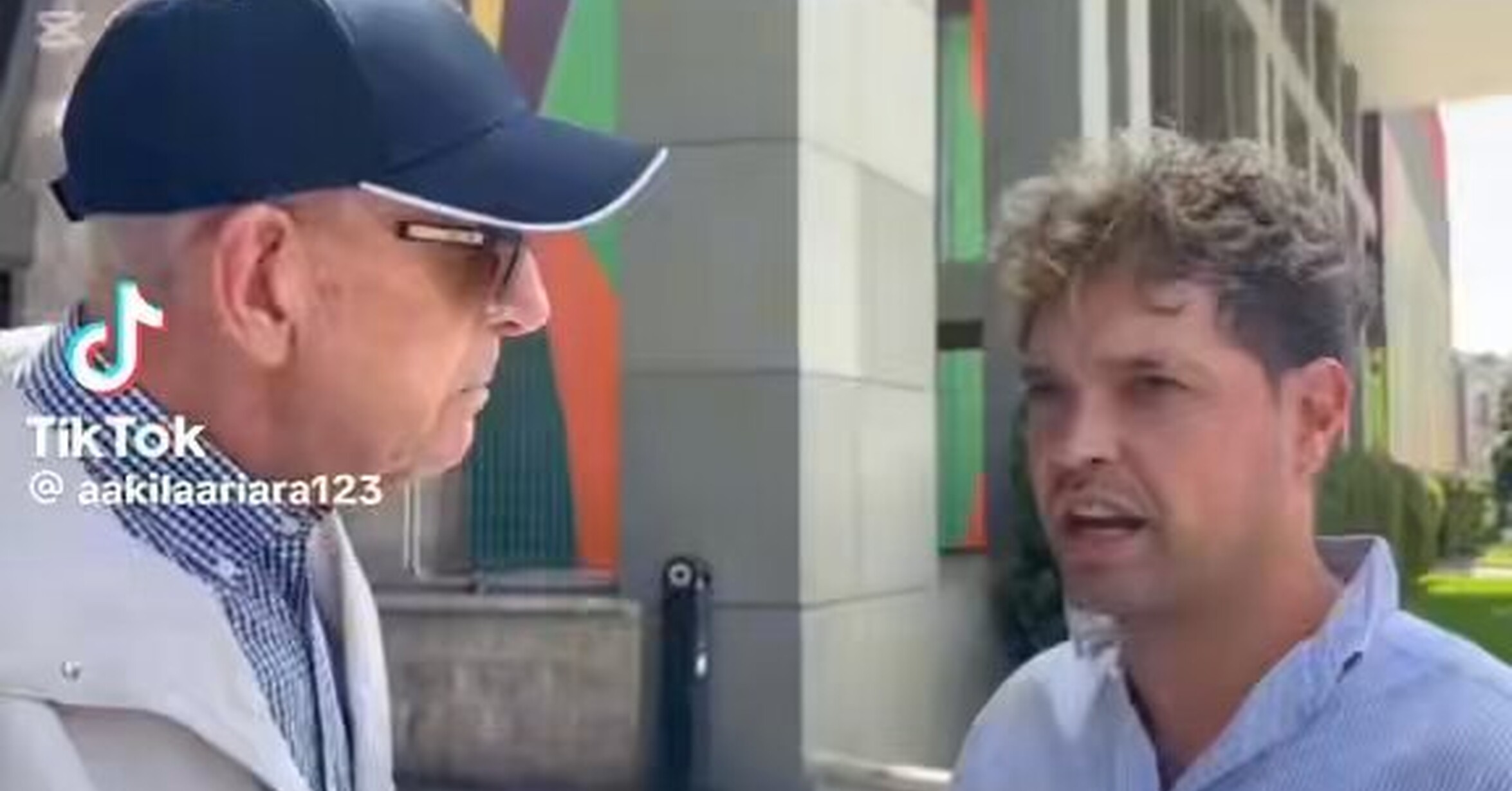 Un hombre pone en su sitio a un fascista que le quería entrevistar de buen rollo