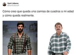 Enlace a Cómo creo que queda una camisa de cuadros a mi edad y cómo queda realmente., por @SantiLiebanaR