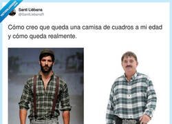Enlace a Cómo creo que queda una camisa de cuadros a mi edad y cómo queda realmente., por @SantiLiebanaR
