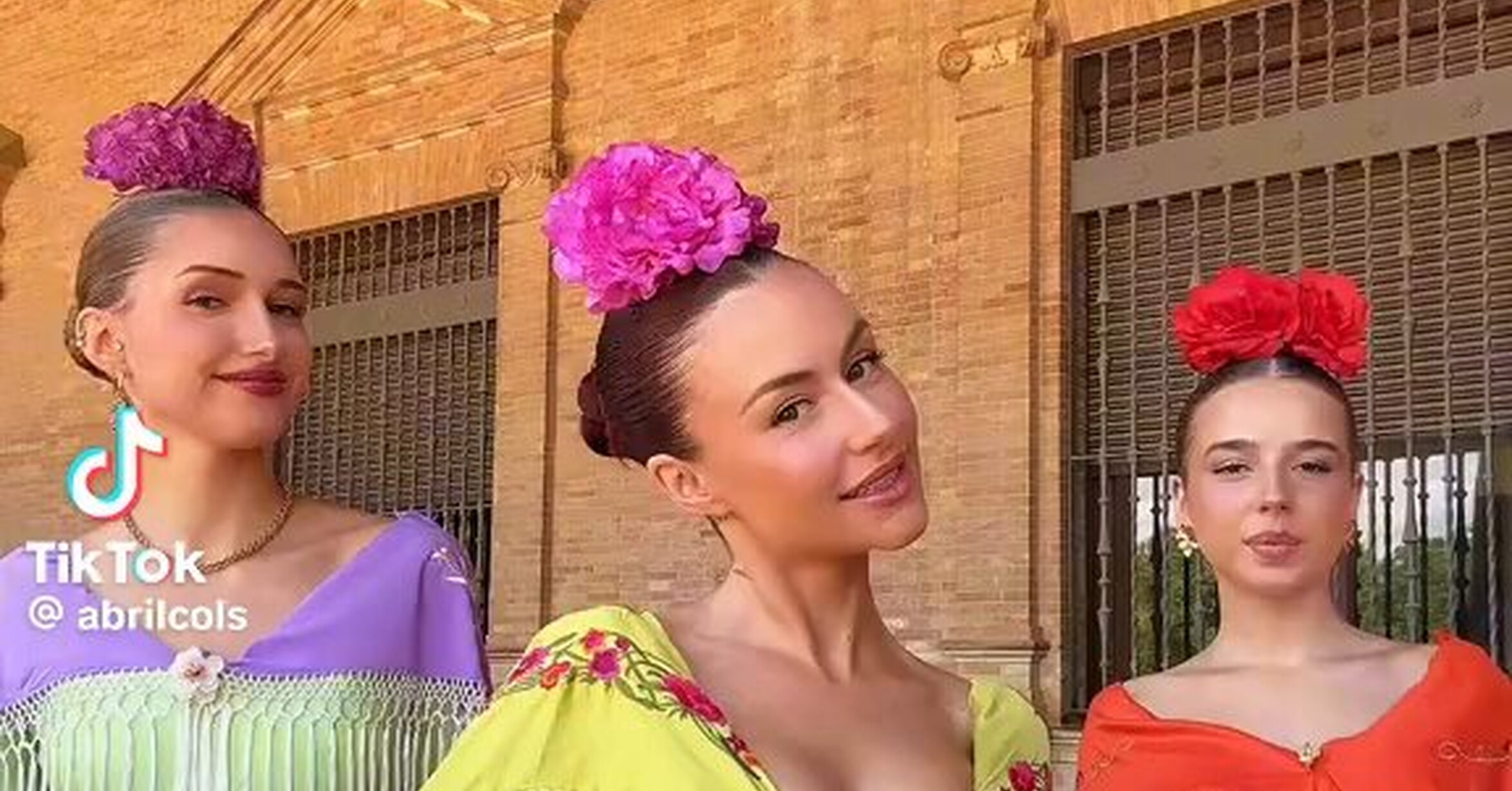Todos los andaluces unidos contra los influencers que van a la Feria de Abril para hacer esto