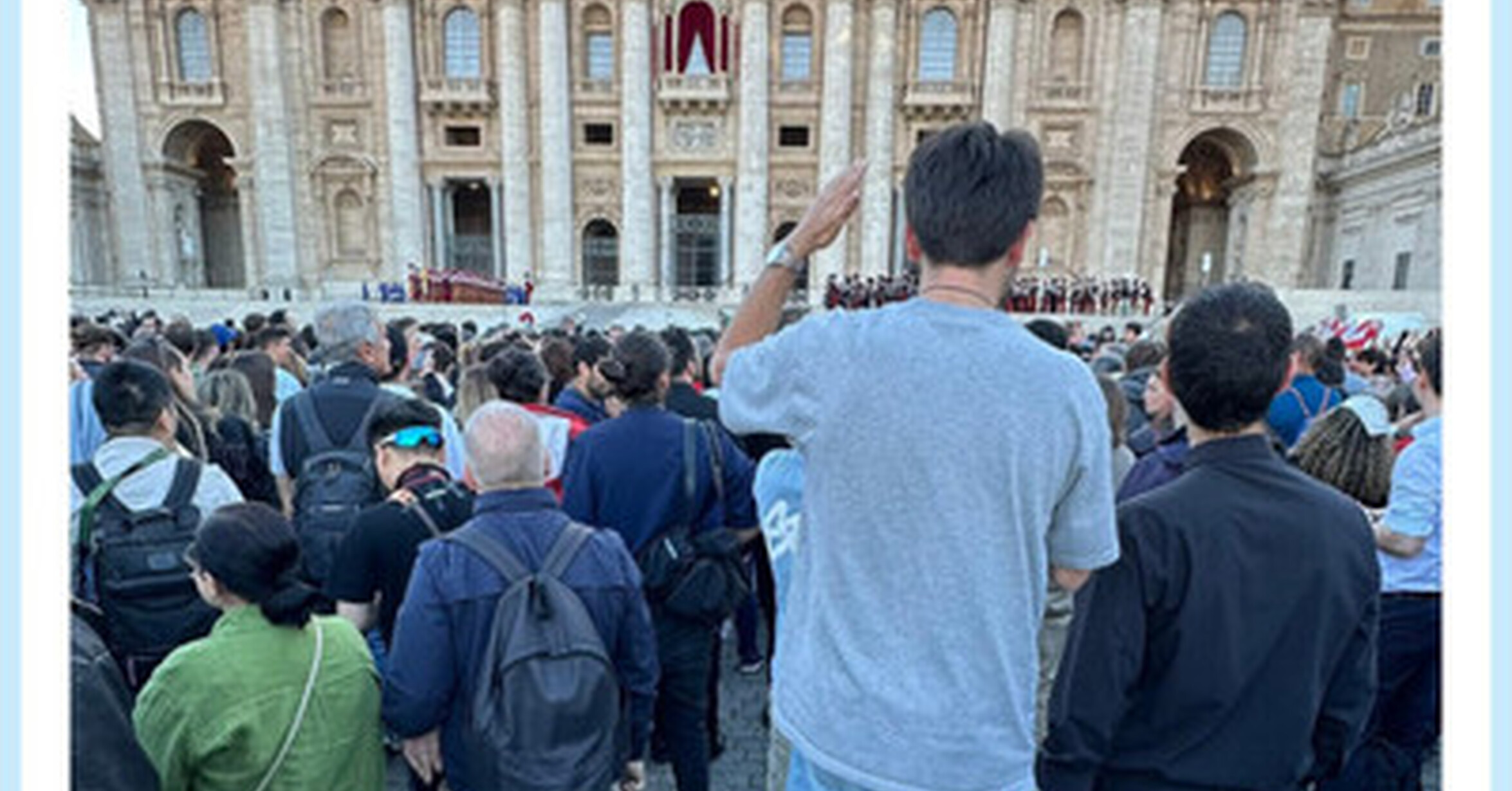 ¡Larga vida al Papa!, por @CaffaroA