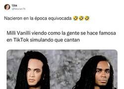 Enlace a Lo hubieran petado en tiktok haciendo ver que cantan, por @felurian76