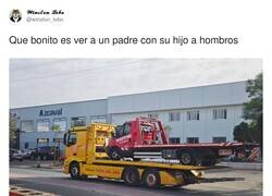 Enlace a Qué bonito ver a un padre presente, por @winston_lobo