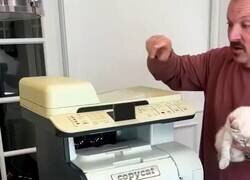 Enlace a Impresora de gatitos, al fin la han inventado, por @EstebanNavarroS