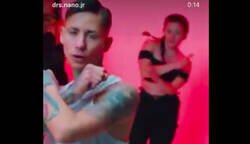 Enlace a Por favor, que les digan a los pseudo-influencers de tiktok que NO TODOS PUEDEN CANTAR