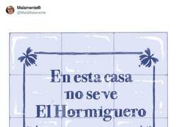 Enlace a Necesito esto en felpudo, por @MalaMalamente