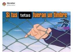 Enlace a No podría parar de llamar a la puerta, por @Memakker