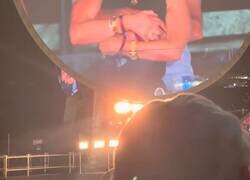 Enlace a LIADA MÁXIMA: Dos amantes van a concierto de Coldplay y son pillados por la lovecam. Son un CEO importante y su HR