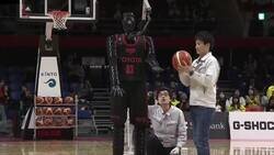 Enlace a Con éste ganas siempre en las máquinas de la feria, por @PasionBasketNBA