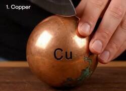 Enlace a La IA muestra cómo se vería el interior de algunos elementos de la tabla periódica si se pudieran cortar