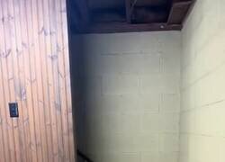 Enlace a Los padres ya se mudaron de piso hace días, por @anadeaustria_