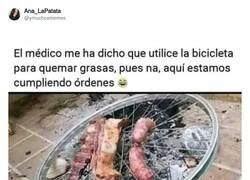 Enlace a Avisa si funciona, por @ymuchosmemes