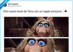 Enlace a Y así es cómo no tengo dinero, por @DonCorleoneLaws