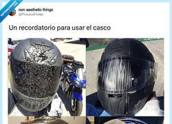 Enlace a Qué locura ver los cascos, por @PicturesFoIder