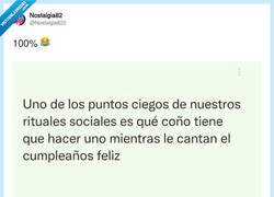 Enlace a Momentos raros, por @Nostalgia822